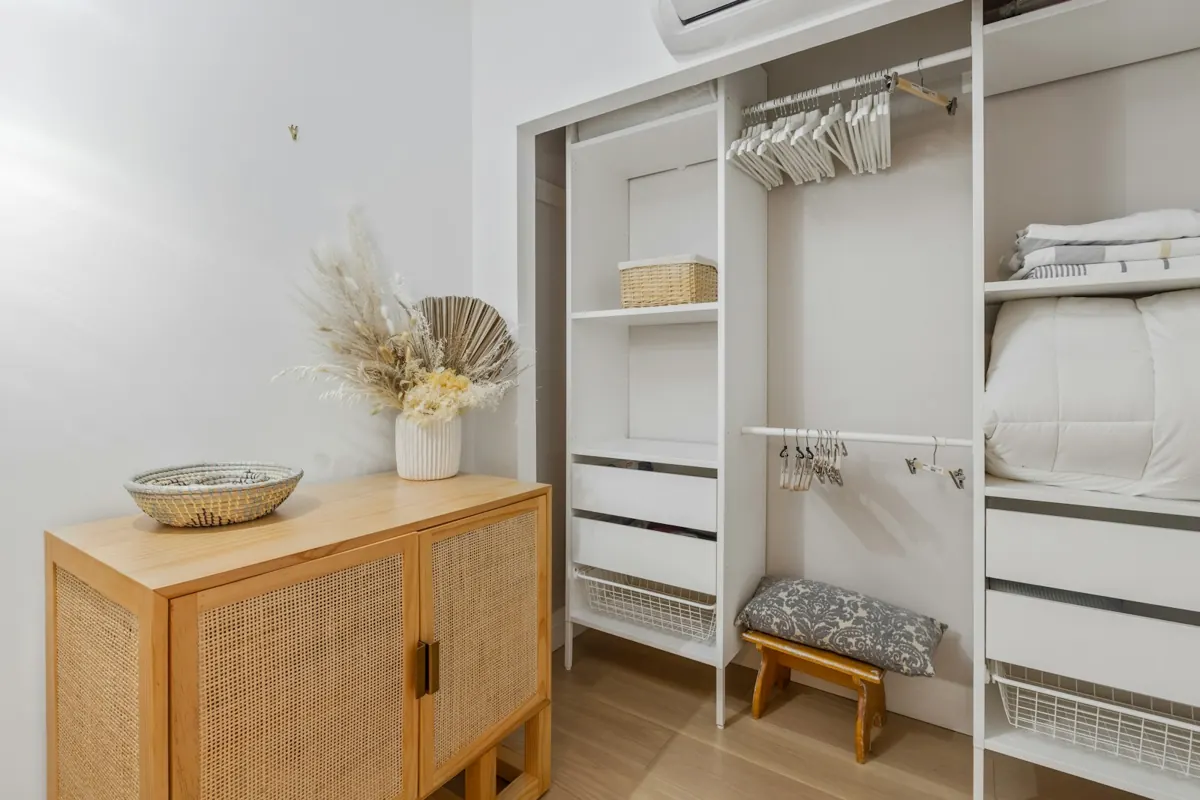 Tủ quần áo MDF 3 cánh lùa, ảnh minh hoạ